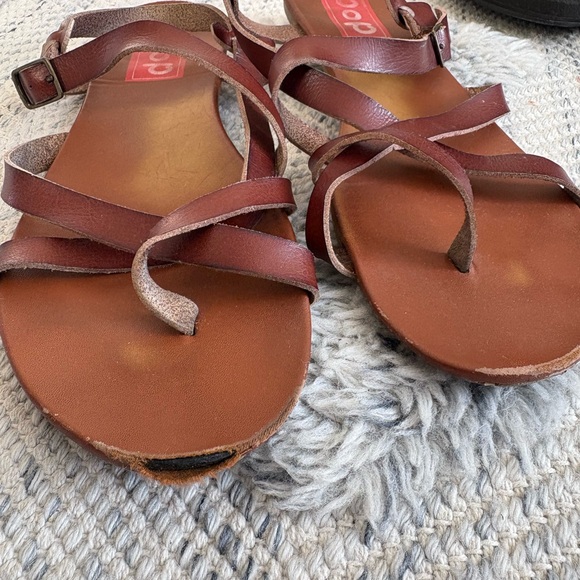 Sandals - Picture 5 of 9